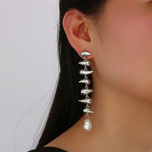 THORN-EARINGS